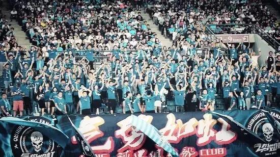  柏林联合主场气势如虹，球迷助威催生奇迹时刻